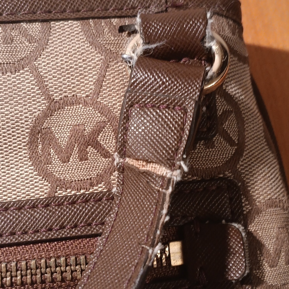 MK Michael Kors Crossbody Bag - Picture 5 of 12